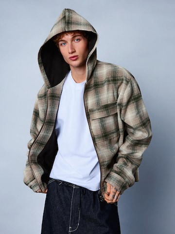 Veste mi-saison Bershka en vert