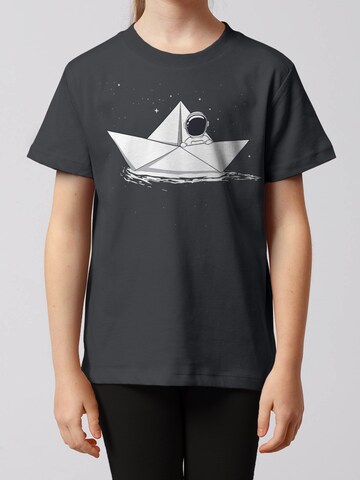 T-Shirt 'Astronaut In Paper Boat' watabout.kids en gris