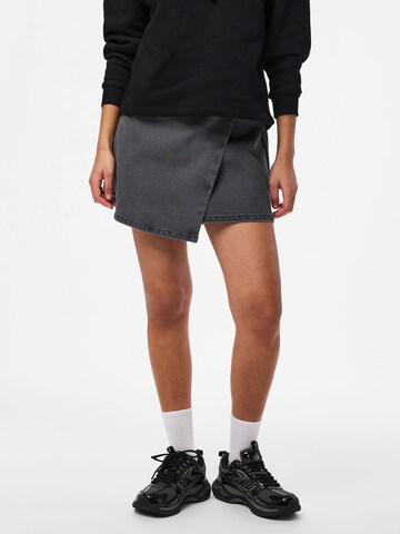 PIECES Nederdel 'PCFLORA' i grå: forside