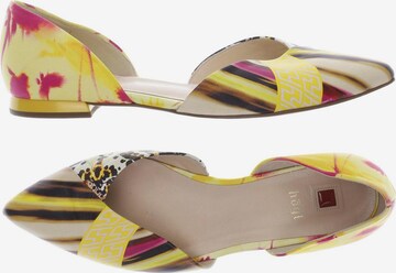 Högl Flats & Loafers in 37,5 in Yellow: front