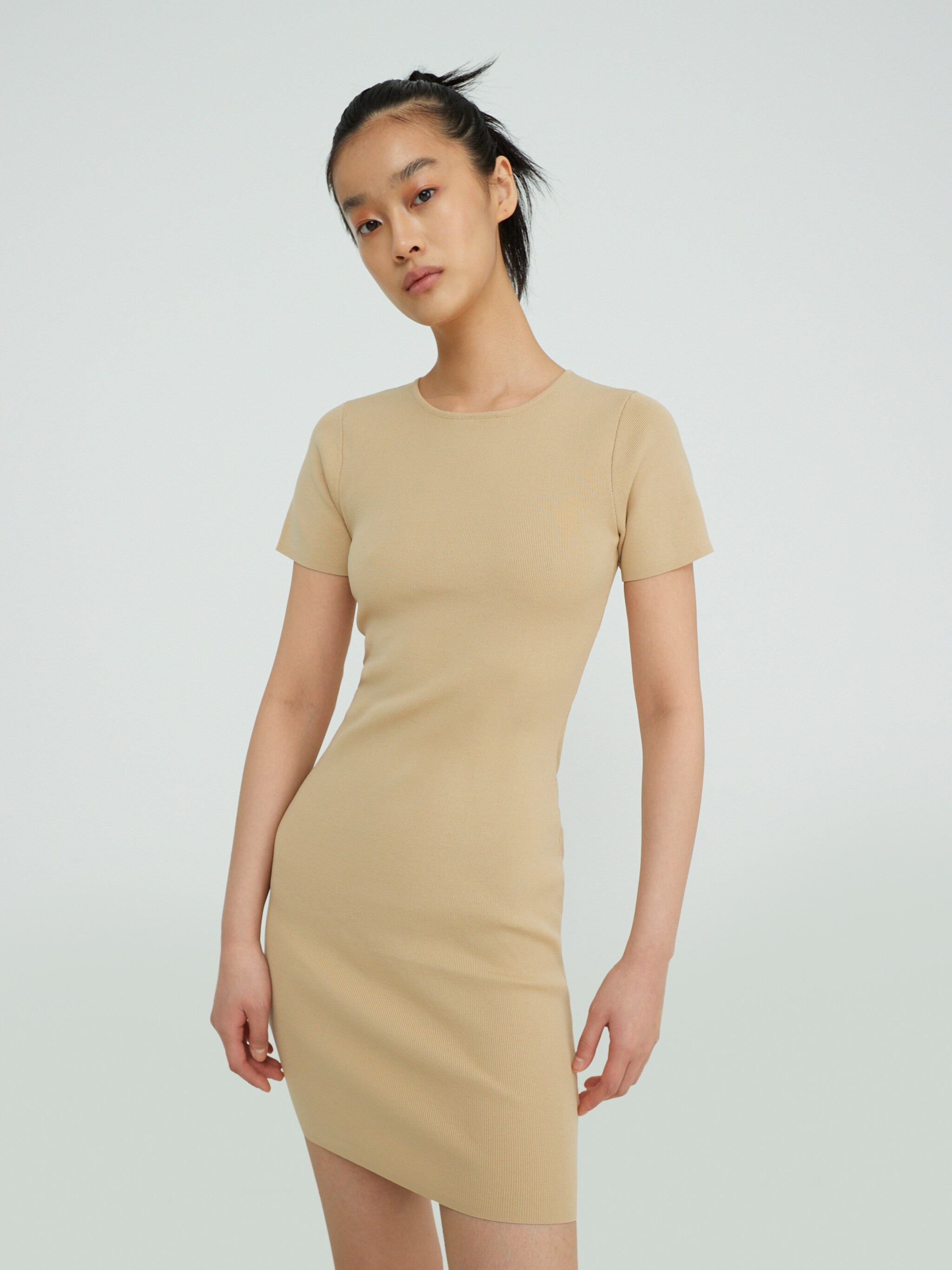 EDITED Produits Robe 'Ilona' beige