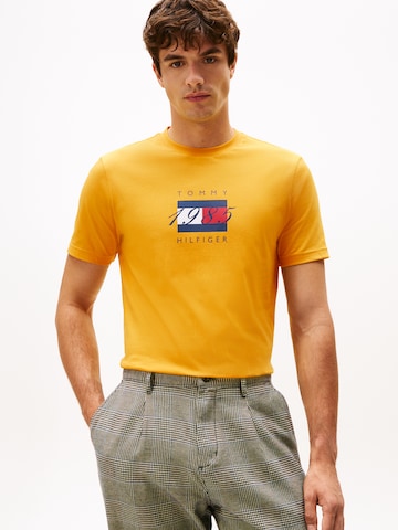 TOMMY HILFIGER Μπλουζάκι σε κίτρινο: μπροστά