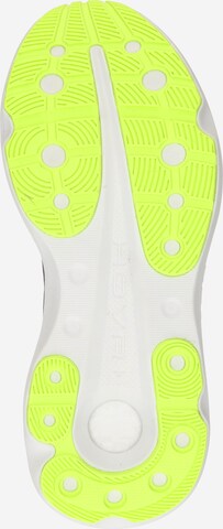 UNDER ARMOUR Springsko 'Infinite Pro' i vit