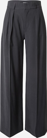 Gina Tricot Wide leg Pleated Pants in Black: front