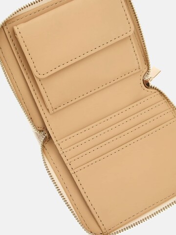 GUESS Wallet 'Adelasia' in White