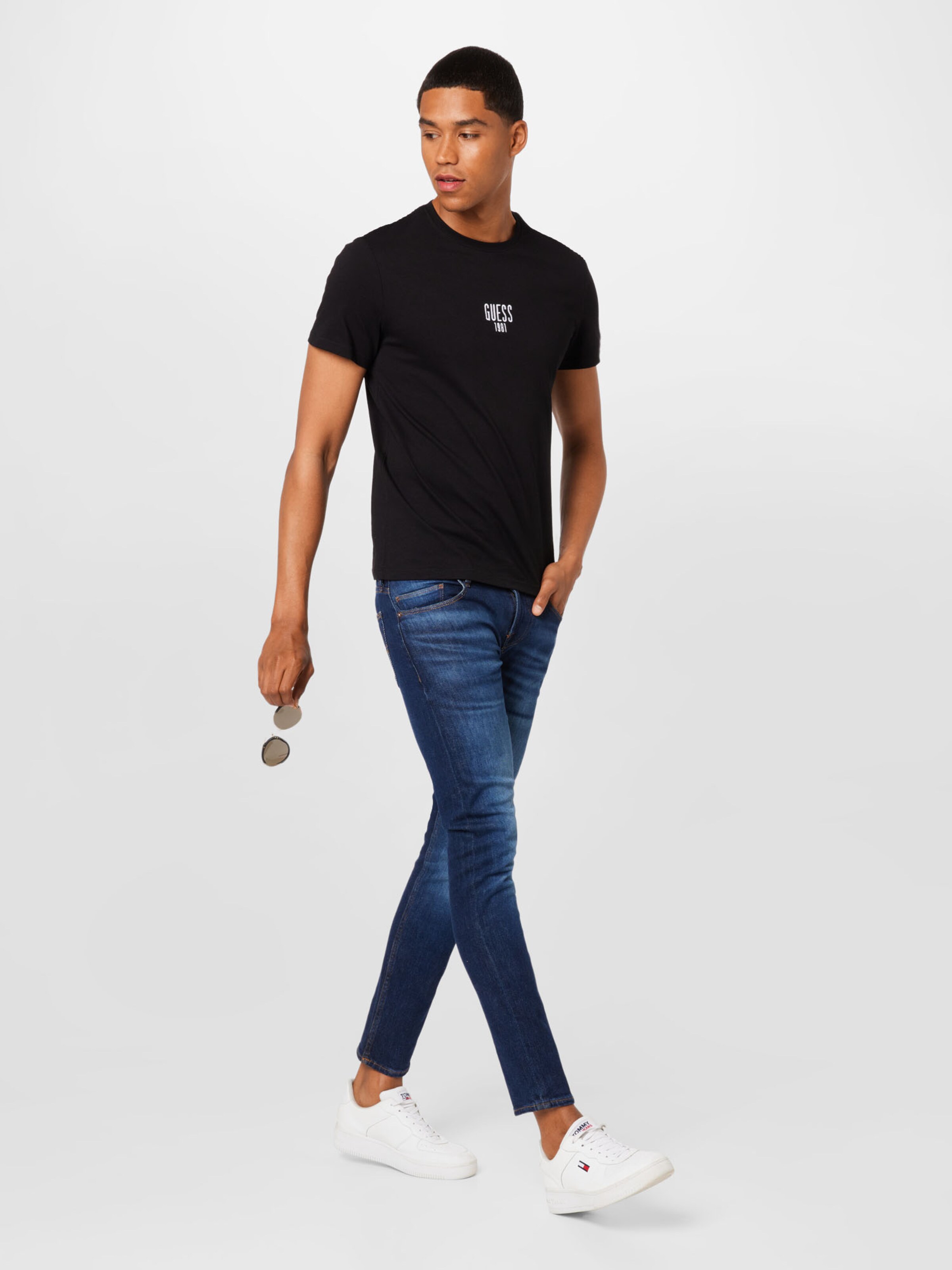 Männer Shirts GUESS T-Shirt 'GLORY' in Schwarz - ET58453 Männer Shirts GUESS T-Shirt 'GLORY' in Schwarz - ET58453