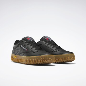 Baskets basses 'Club C Vibram' Reebok en noir