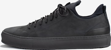 CINQUE Sneakers in Black: front