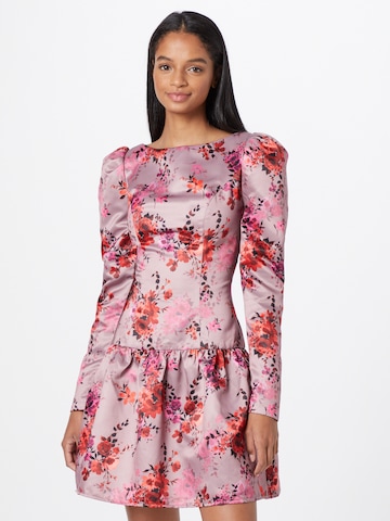 Robe 'Ana' Chi Chi London en rose : devant