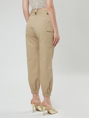 Influencer Tapered Cargo Pants in Beige