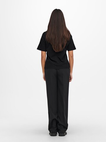 JDY T-shirt 'Caz' i svart