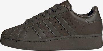 ADIDAS ORIGINALS Σνίκερ χαμηλό 'Superstar XLG' σε πράσινο: μπροστά