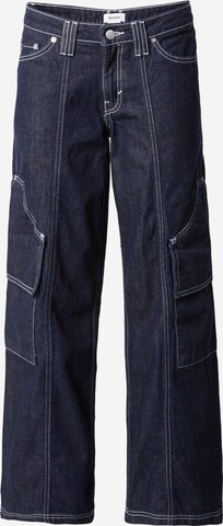 WEEKDAY Loose fit Cargo Jeans 'Mason' in Blue: front