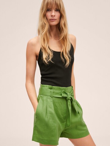 MANGO Regular Shorts in Grün