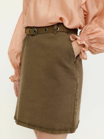 Soft Rebels Rok ' SRKilea ' in Bruin