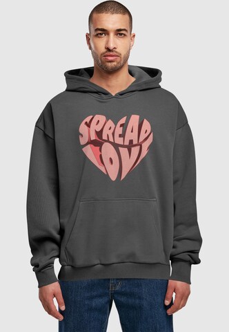 Merchcode Sweatshirt 'Hugs & Love - Spread Love' in Grijs: voorkant