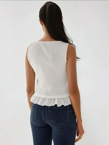 Hiccup Blouse in White