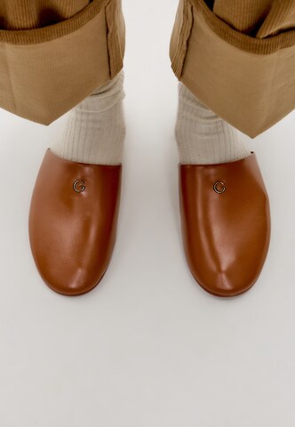 CESARE GASPARI Pantolette in Braun