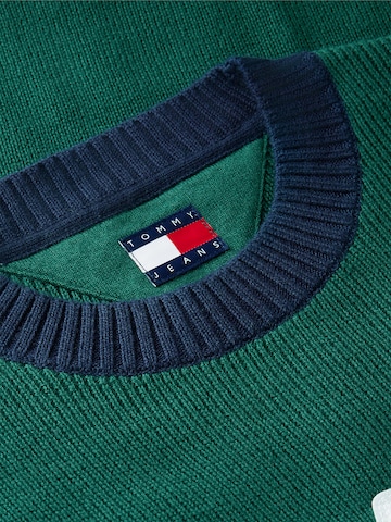 Tommy Jeans Trui 'Appliqué Jumper' in Groen