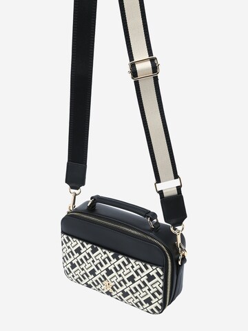 TOMMY HILFIGER Crossbody Bag in Black