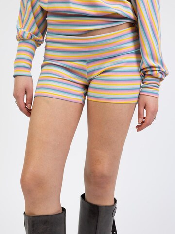 BROKE + SCHÖN Regular Hose 'Microshorts in Regenbogenfarben'‌ in Mischfarben