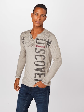 Key Largo - Ajuste regular Camiseta 'Explore' en gris: frente