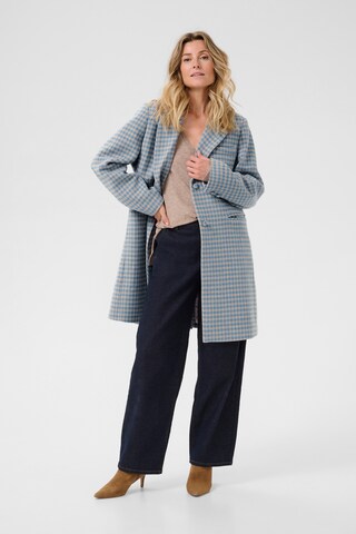 Cream Mantel 'Westie' in Blau