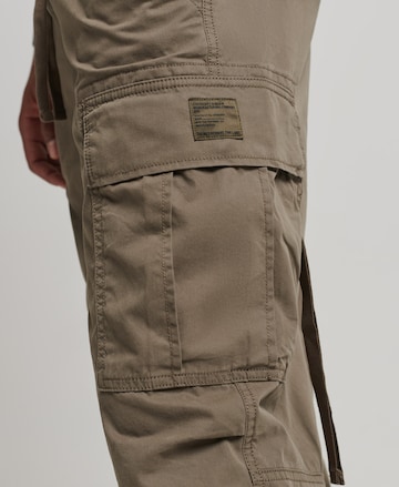 Superdry Loosefit Cargobroek in Groen