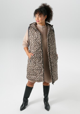 Aniston Vest in Brown: front