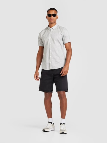 Coupe regular Chemise QS en gris