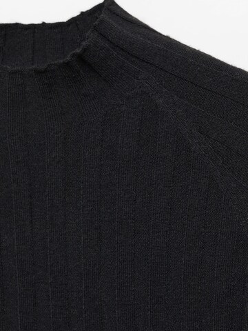 MANGO Пуловер 'FLURRIES' в черно