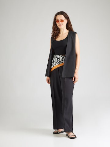 Vero Moda Curve Ohlapna forma Hlače na rob 'VMCMAYLI' | črna barva