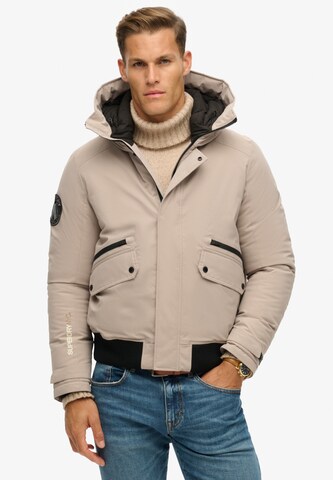 Superdry Tussenjas in Beige