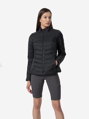 4F Outdoorjacke in Schwarz: predná strana