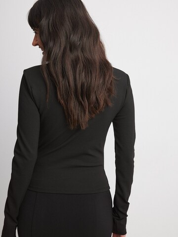 NA-KD Top in Schwarz