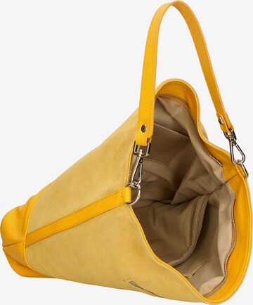 Gave Lux Shoulder Bag in Yellow