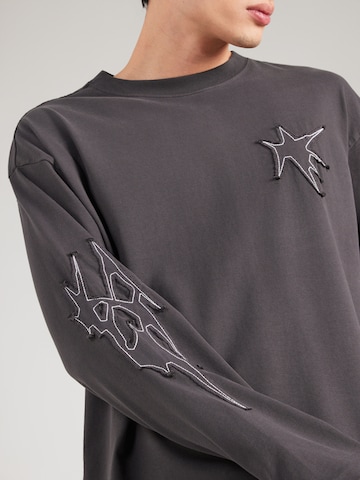 Maglietta di WEEKDAY in grigio