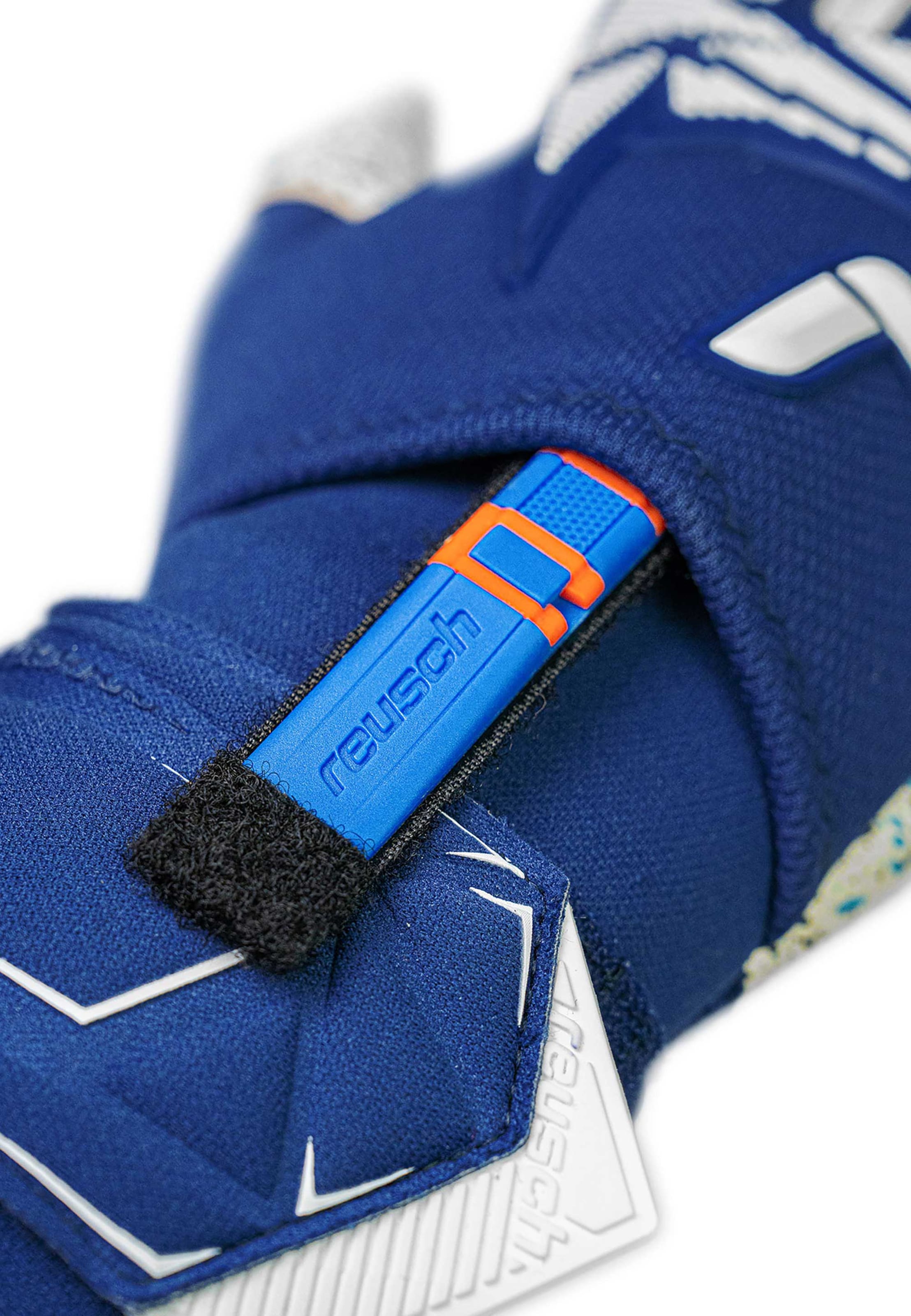 REUSCH Sporthandschoenen 'Attrakt Freegel Fusion Ortho-Tec' in Blauw