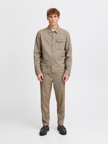 Casual Friday Regular Sweatpants 'Pilou' in Braun
