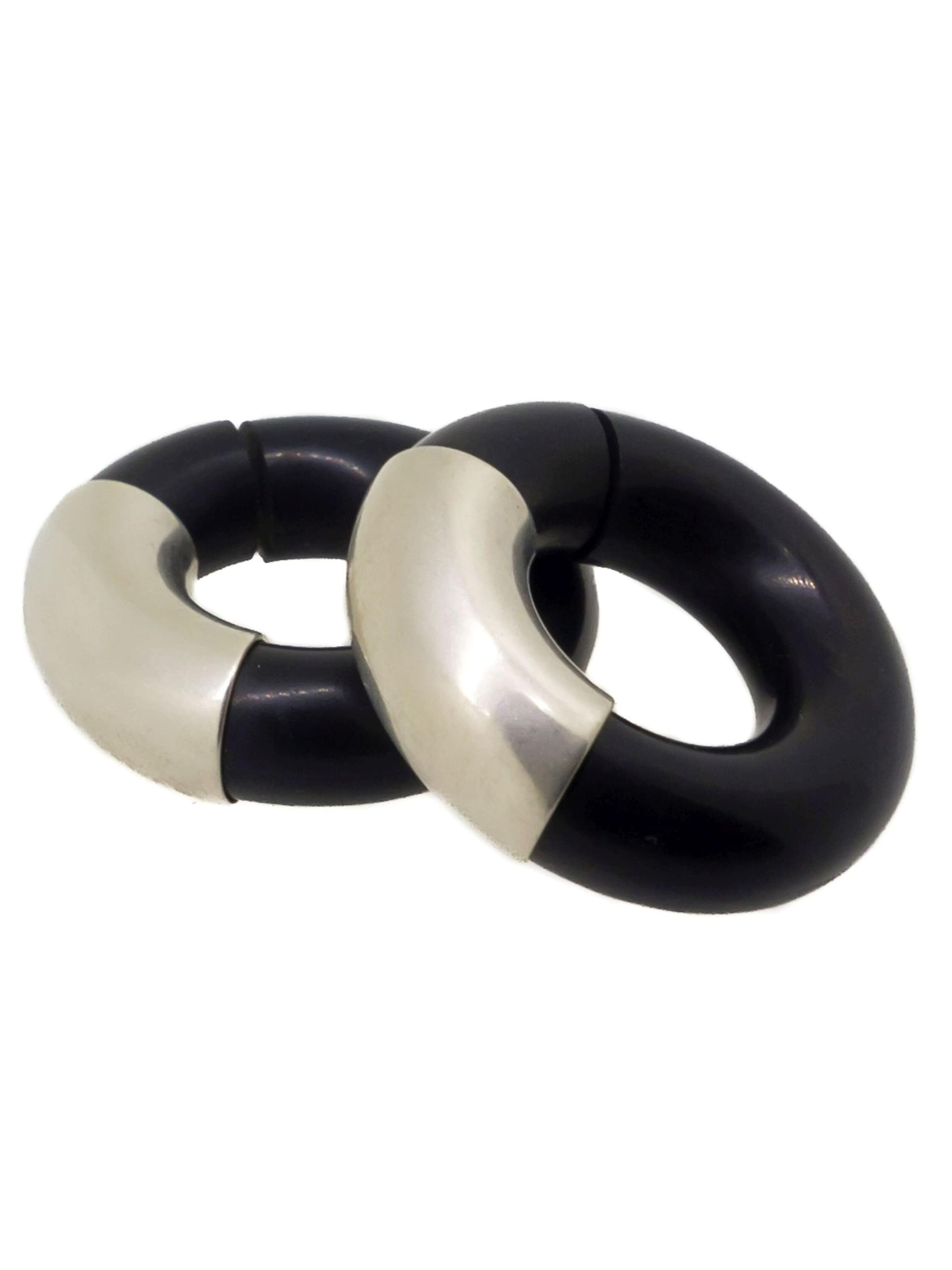 Boucles d'oreilles DeMarie en noir : devant