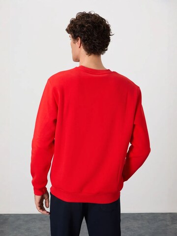 Tommy Life Sweatshirt in Red