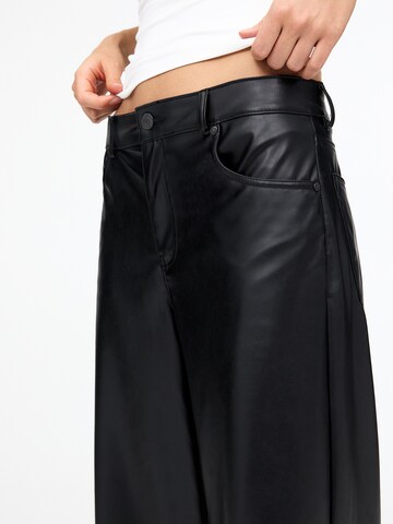 Pull&Bear Wide Leg Bukser i sort