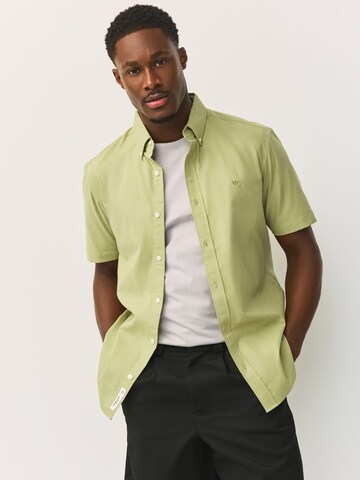 Next - Ajuste regular Camisa en verde: frente