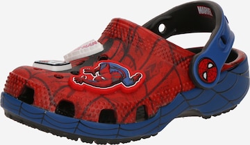 raudona Crocs Atviri batai 'Classic': priekis