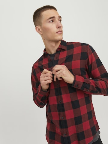 JACK & JONES - Ajuste estrecho Camisa 'JJEGingham' en rojo