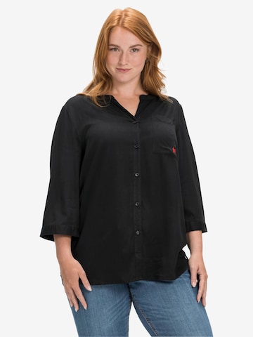 SHEEGO Blouse in Black: front