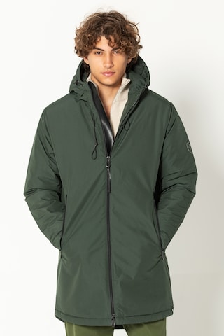 Ron Tomson Wintermantel, Model trägt Größe M in Grün: Vorderseite