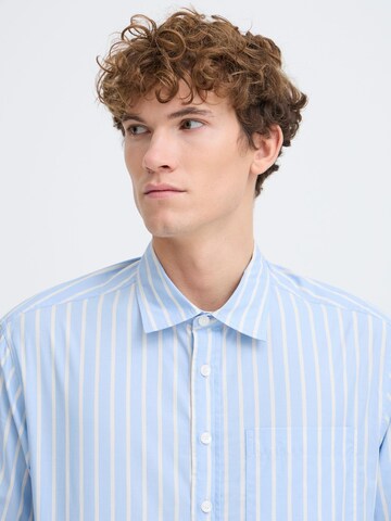 Coupe regular Chemise ' CFZan ' Casual Friday en bleu