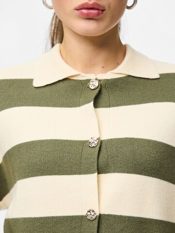 Cardigan 'PCJassy' PIECES en beige