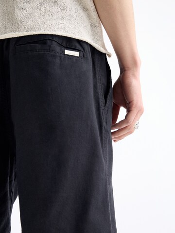 Pull&Bear Loosefit Shorts in Schwarz